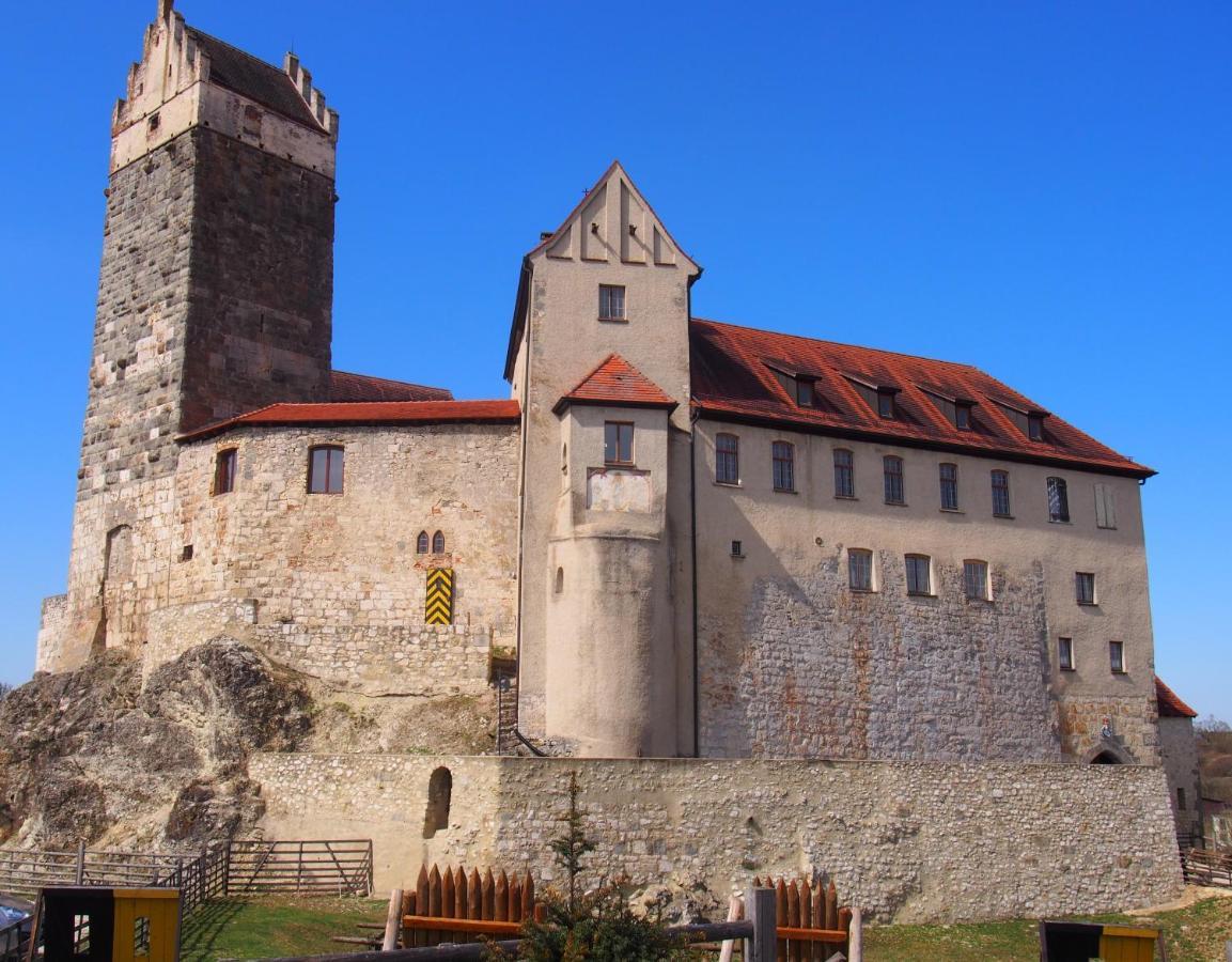 Отель Burg Katzenstein Katzenstein  Экстерьер фото
